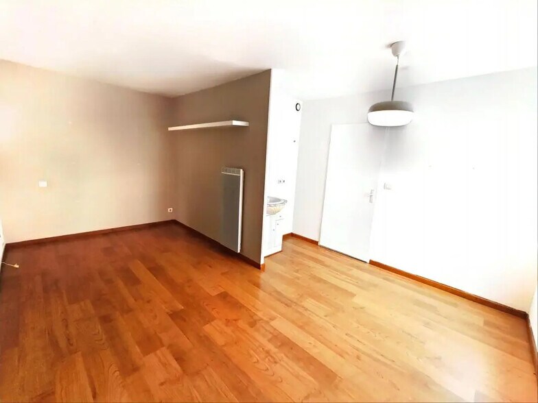 Office in Lille for sale - Interior Photo - Image 1 of 2