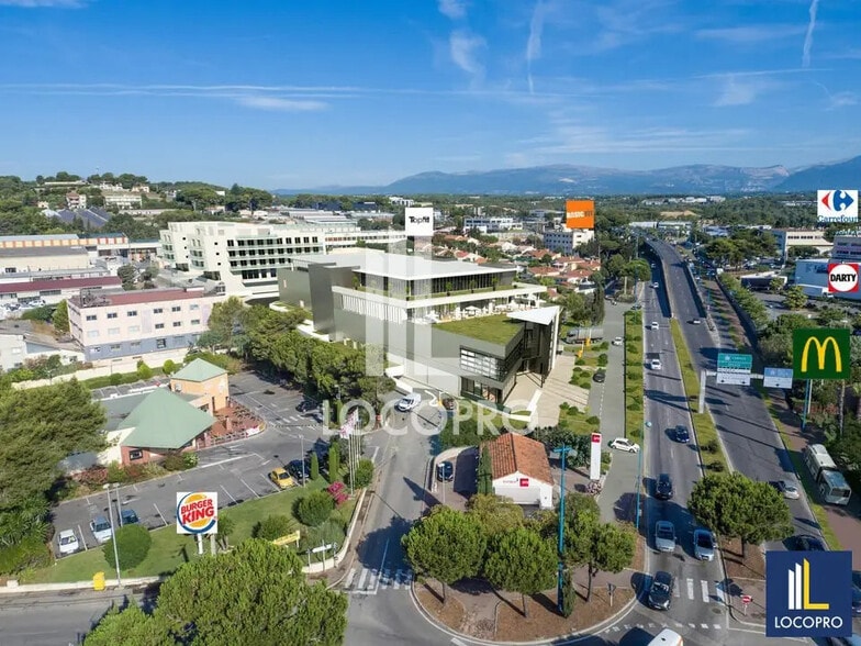 Retail in Antibes for lease - Aerial - Image 2 of 3