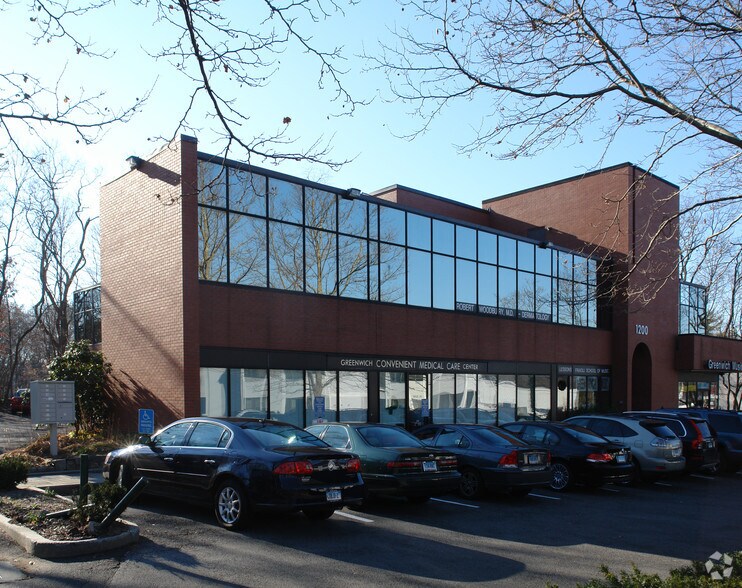 1200 E Putnam Ave, Riverside, CT for lease - Building Photo - Image 2 of 9