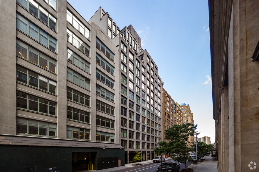 77 Charlton St, New York, NY for lease - Primary Photo - Image 1 of 4