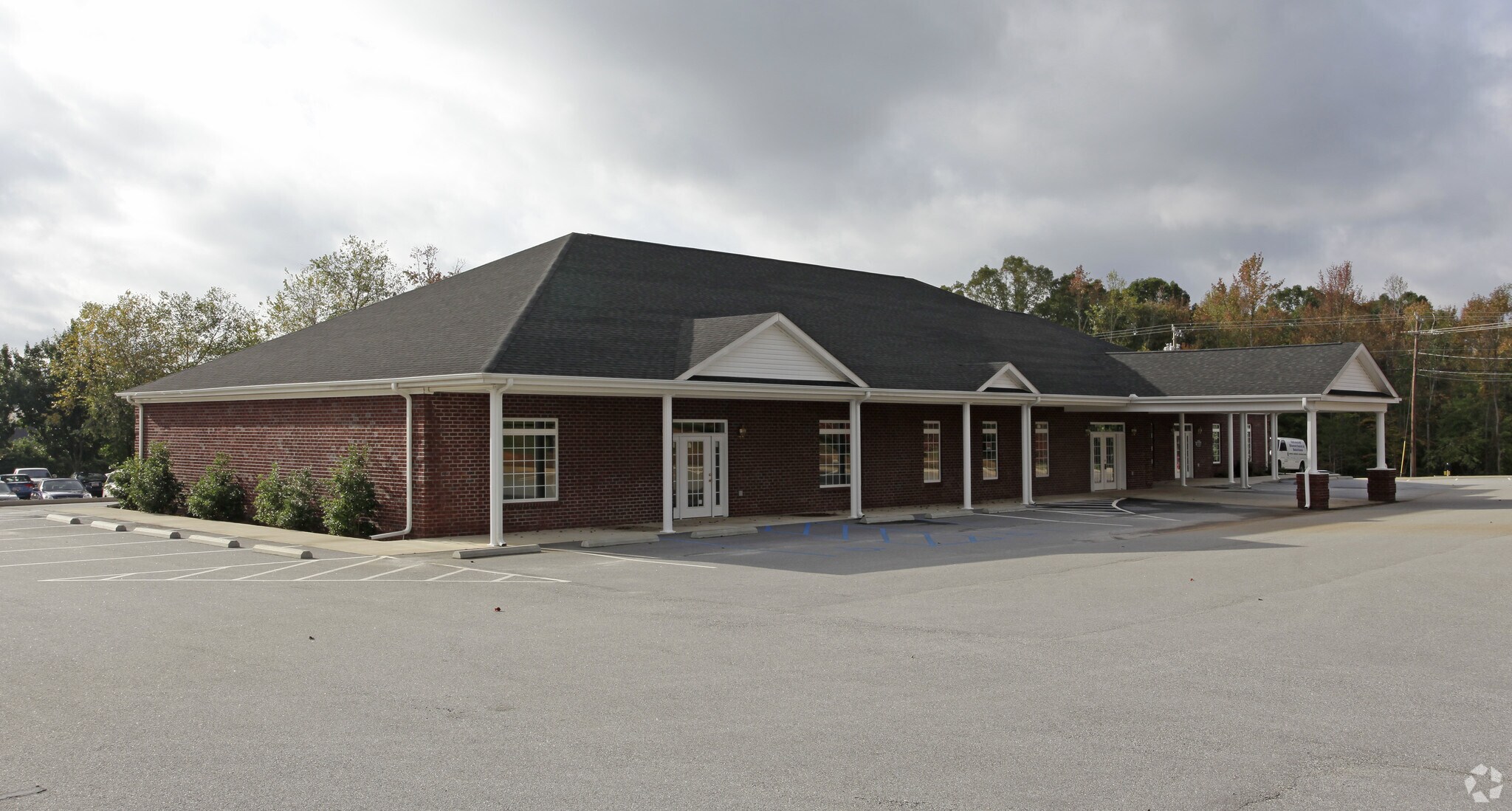 46 Professional Park Rd, Clinton, SC for sale Primary Photo- Image 1 of 1