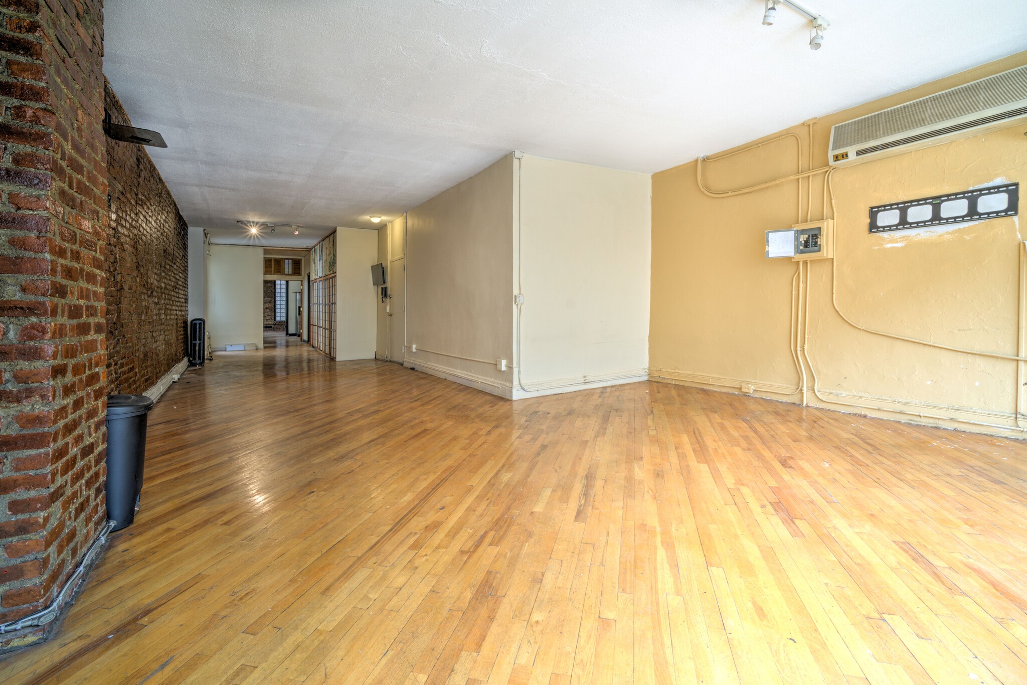 295 7th Ave, New York, NY for lease Interior Photo- Image 1 of 10