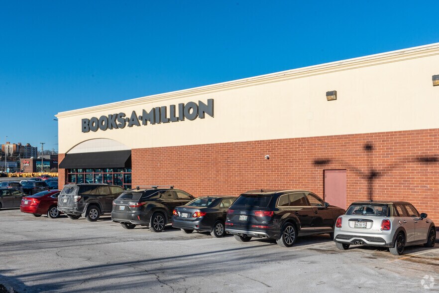 430 Gorham Rd, South Portland, ME 04106 BooksAMillion