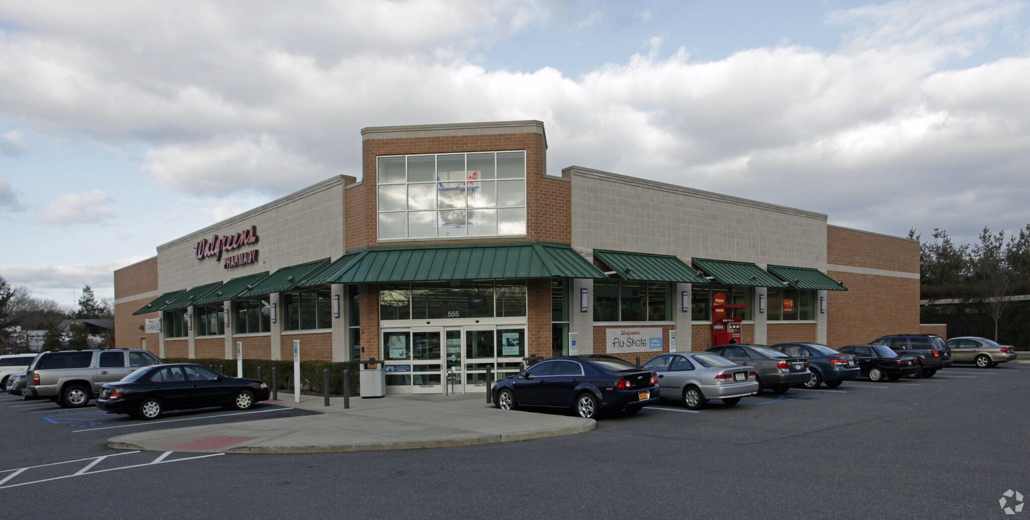 555 Larkfield Rd, East Northport, NY for sale Primary Photo- Image 1 of 1