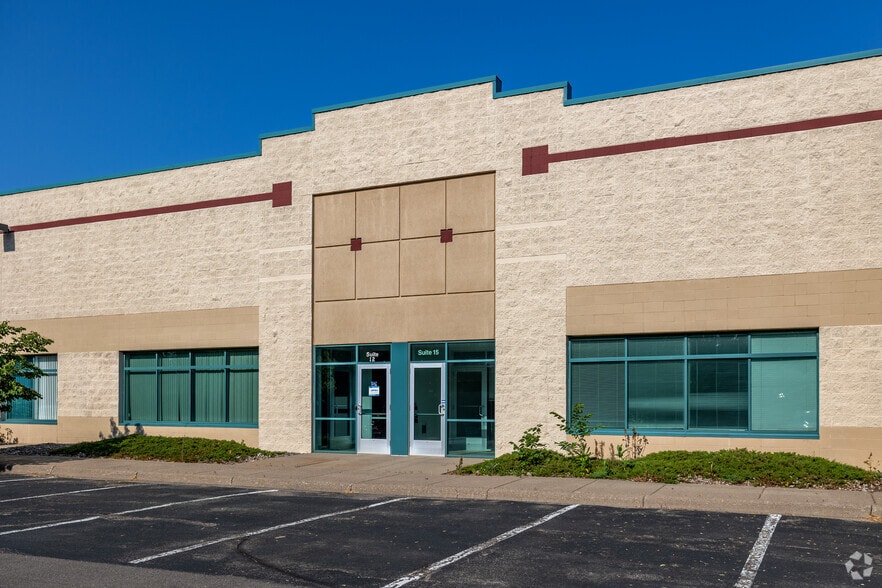 7700 N 68th Ave, Minneapolis, MN for lease - Building Photo - Image 3 of 6