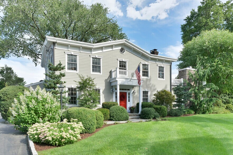 525 N Maple Ave, Ridgewood, NJ 07450