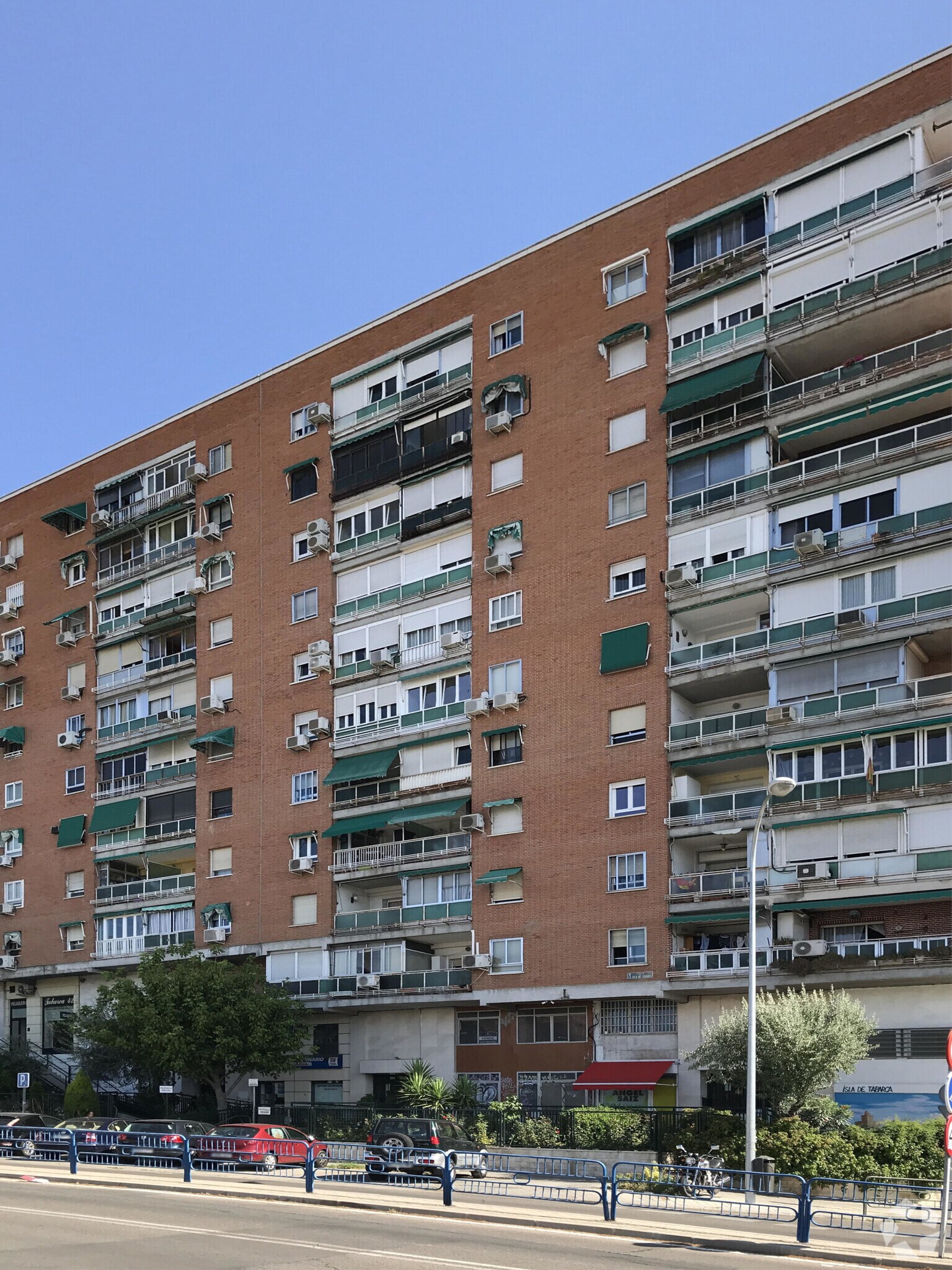 Calle Isla de Tabarca, Madrid, Madrid for sale Primary Photo- Image 1 of 1
