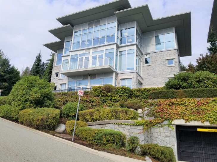 2240 Chippendale Rd, West Vancouver, BC for lease - Primary Photo - Image 1 of 1