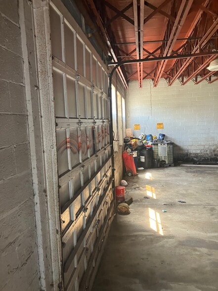 842-844 Island Ave, McKees Rocks, PA for sale - Building Photo - Image 3 of 27