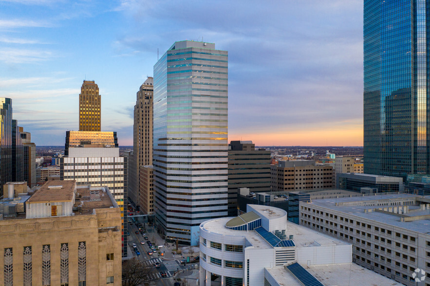 210 Park Ave, Oklahoma City, OK for lease - Building Photo - Image 1 of 10