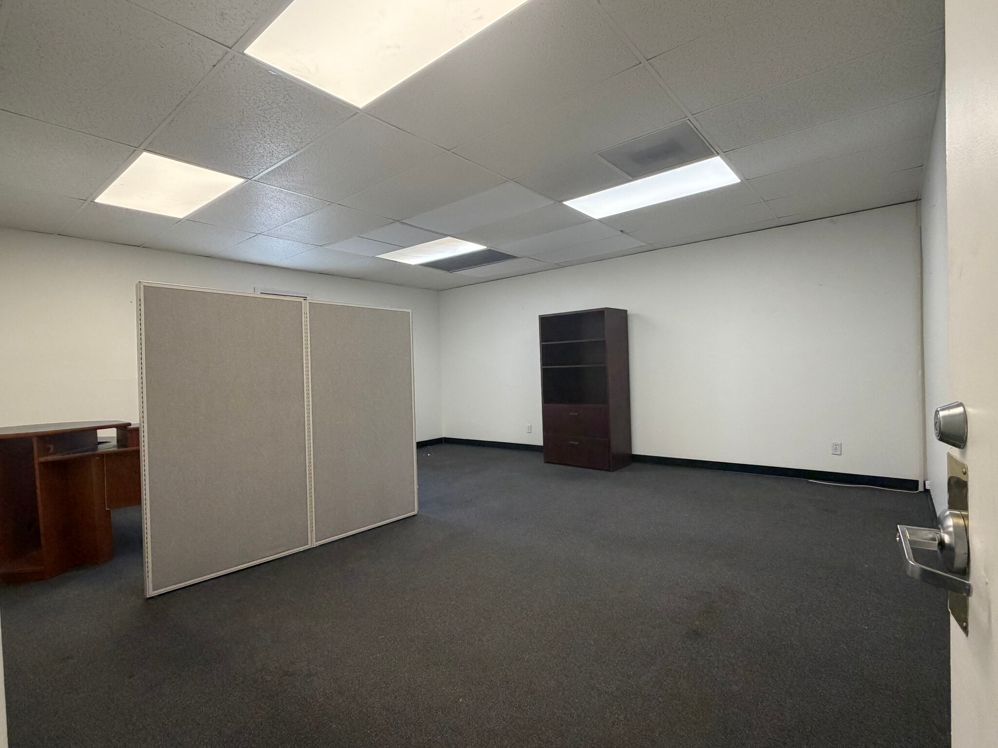 1600 E Desert Inn Rd, Las Vegas, NV for lease Interior Photo- Image 1 of 2