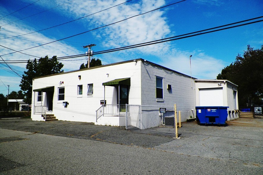 36 Pershing St, East Providence, RI for sale - Building Photo - Image 1 of 1