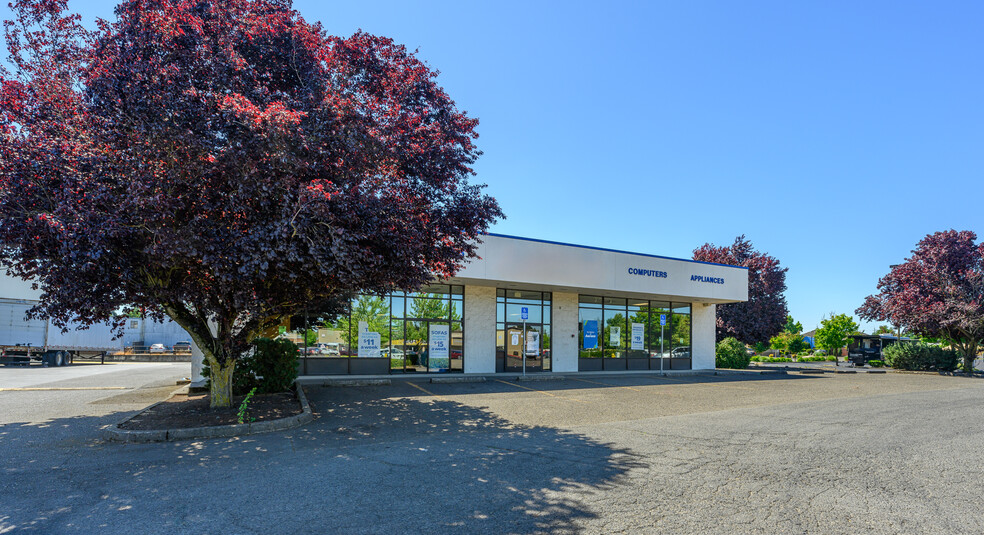 1580 Mount Hood Ave, Woodburn, OR for lease - Building Photo - Image 2 of 13