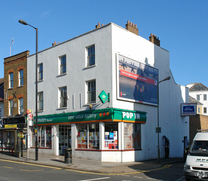 46-48 High St, Barnet for sale - Building Photo - Image 2 of 3