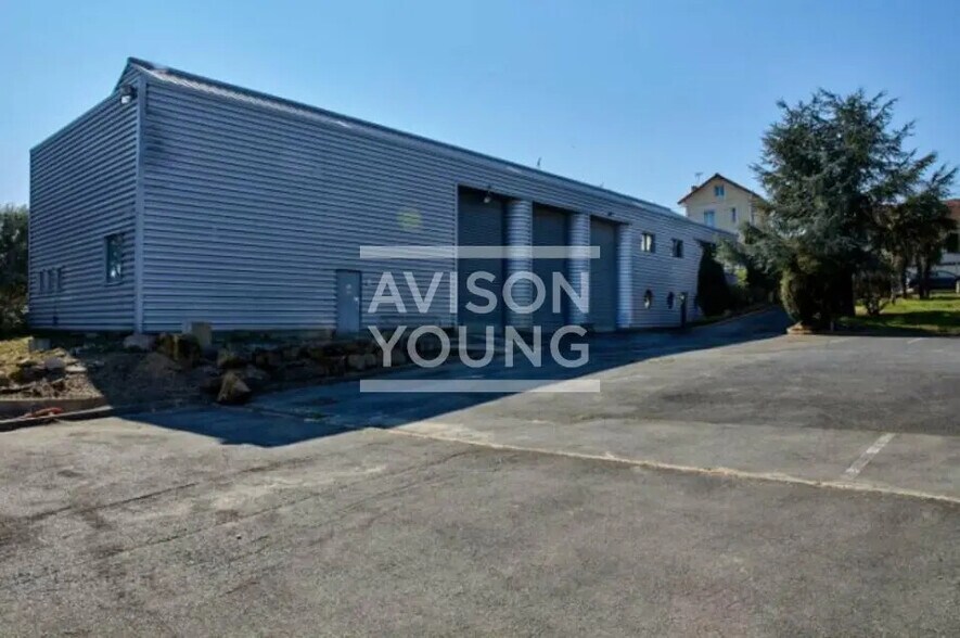 Flex in Villeneuve-le-Roi for lease - Building Photo - Image 2 of 8