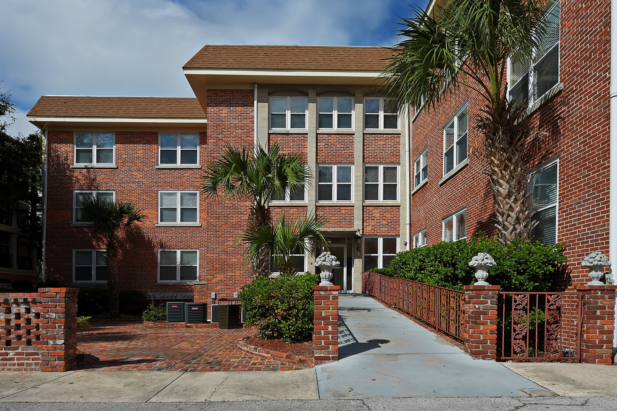 2008 Riverside Ave, Jacksonville, FL for lease Building Photo- Image 1 of 7