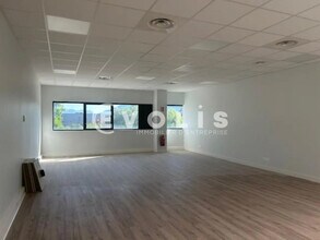 268 Chemin Des Champs Elysées, La Terrasse for lease Interior Photo- Image 1 of 5