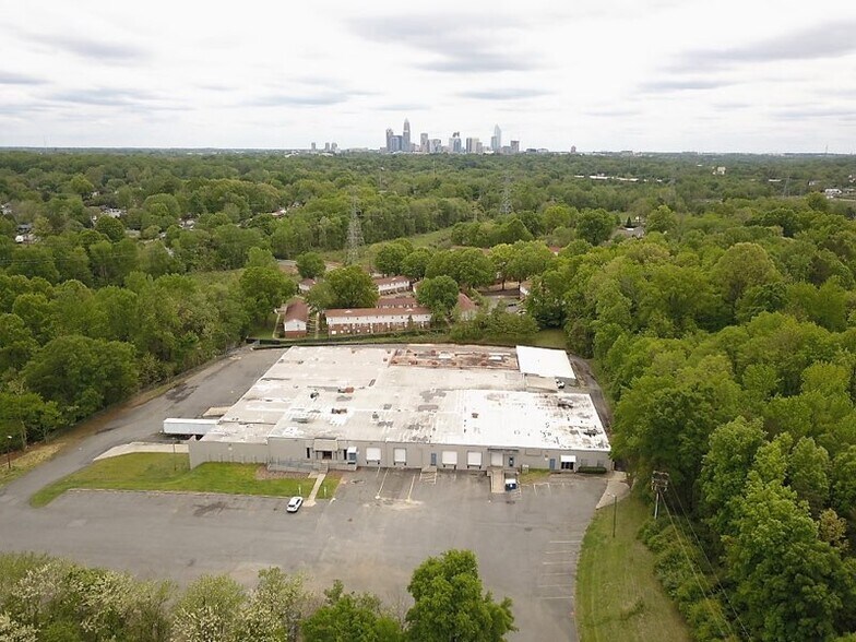 724 Montana Dr, Charlotte, NC 28216