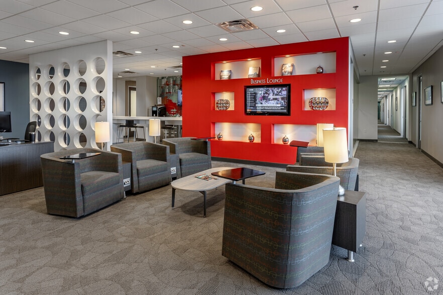 2355 Highway 36 W, Roseville, MN for lease - Building Photo - Image 1 of 44