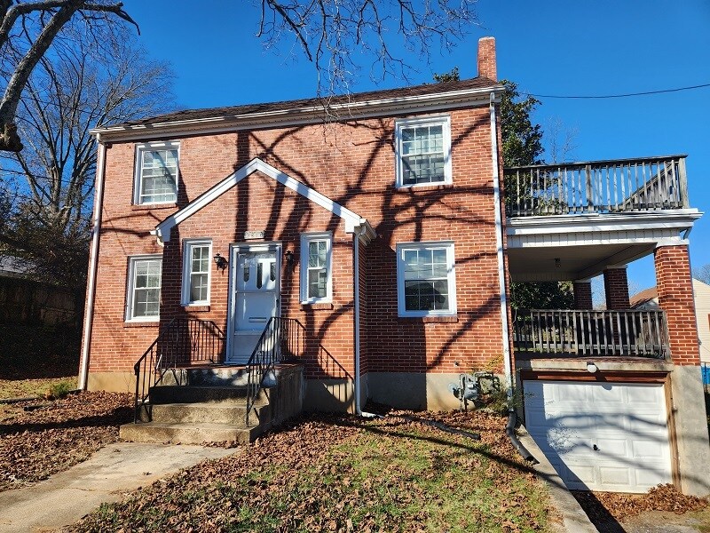 2818 Oakland Blvd NW, Roanoke, VA 24012