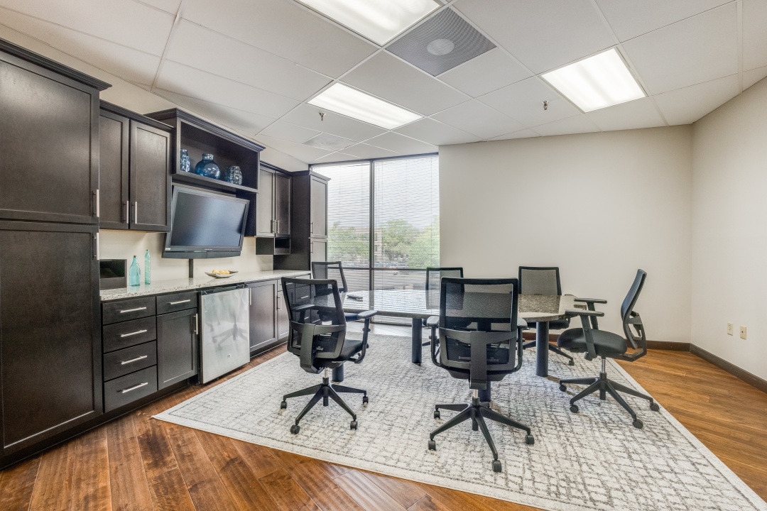 10707 Corporate Dr, Stafford, TX 77477 - Churchill Bldg | LoopNet