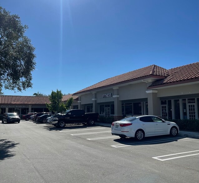 8100 Wiles Rd, Coral Springs, FL for lease - Building Photo - Image 2 of 4