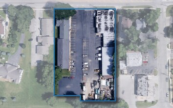 670 E Calhoun St, Woodstock, IL - AERIAL  map view