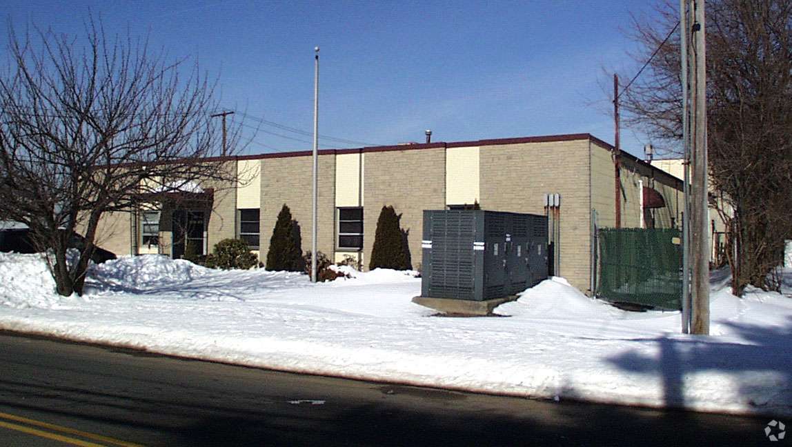 725 Woodend Rd, Stratford, CT 06615