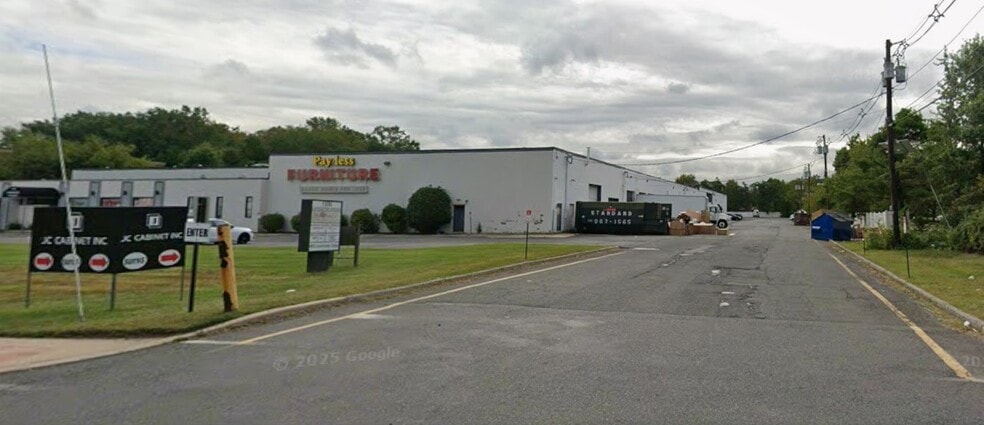 1330 Livingston Ave, North Brunswick, NJ for lease - Building Photo - Image 1 of 1