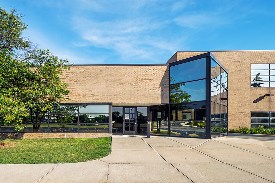 5225 Auto Club Dr, Dearborn, MI for sale - Building Photo - Image 1 of 1