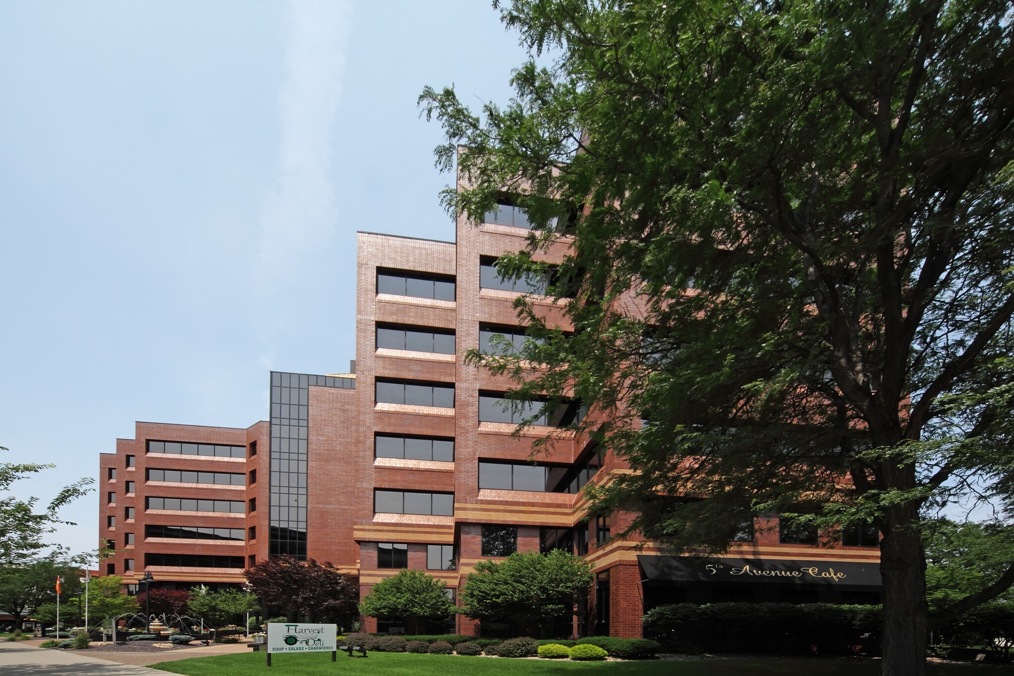 1515 5th Ave, Moline, IL 61265 Office Space for Lease