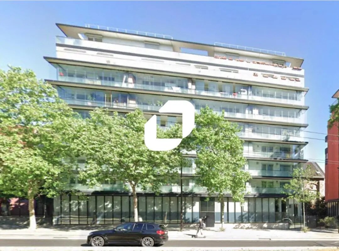 Office in Paris for lease Building Photo- Image 1 of 8