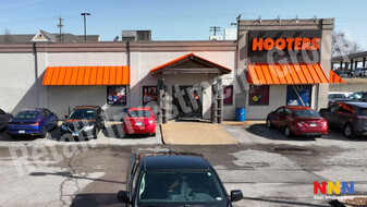 Hooters - St Louis - Motel