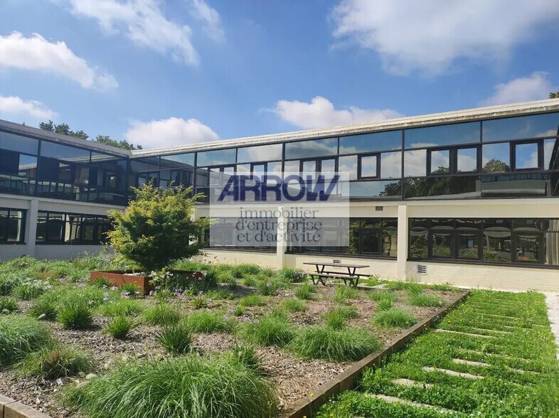 Office in Nantes for lease - Building Photo - Image 3 of 6