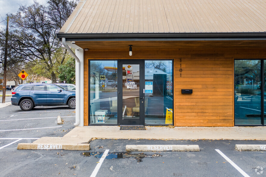 1101 W 40th St, Austin, TX for lease - Building Photo - Image 2 of 10