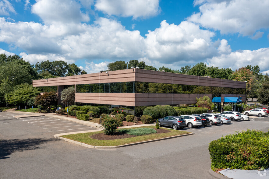 7 Cambridge Dr, Trumbull, CT for lease - Building Photo - Image 2 of 13