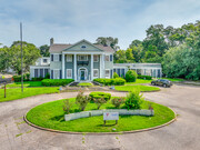 2005 N Country Club Dr, Montgomery AL - Wedding Venue