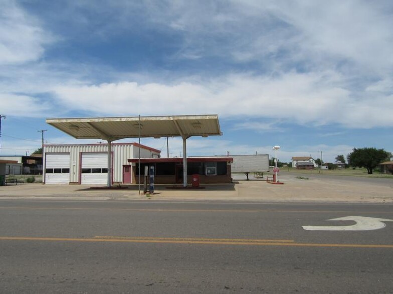 101 W 11th St, Hobart, OK for sale - Primary Photo - Image 1 of 1