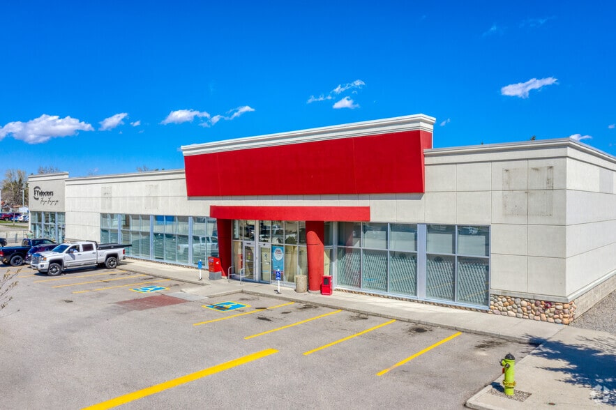 804 Main St SE, Airdrie, AB for sale - Primary Photo - Image 1 of 1