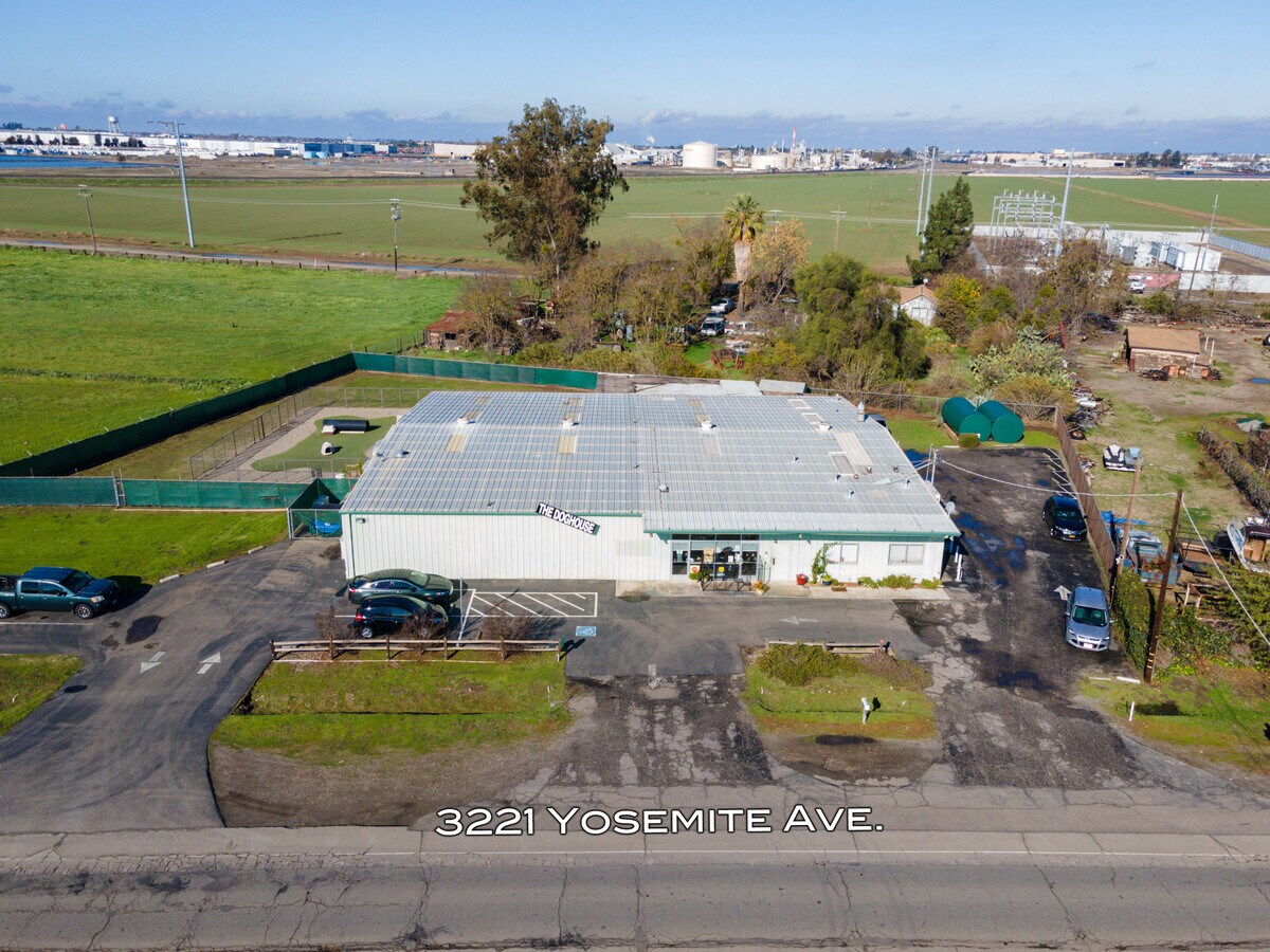 3221 Yosemite Ave, Lathrop, CA 95330