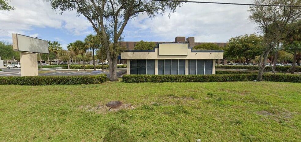 7925 NW 12th St, Doral, FL for lease - Building Photo - Image 3 of 16