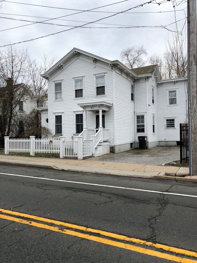 110 Division St, Sag Harbor, NY 11963 | LoopNet