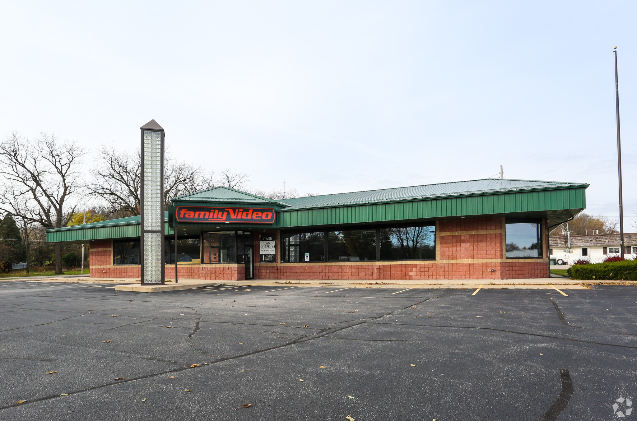 739 W Fond Du Lac St, Ripon, WI for sale Primary Photo- Image 1 of 1