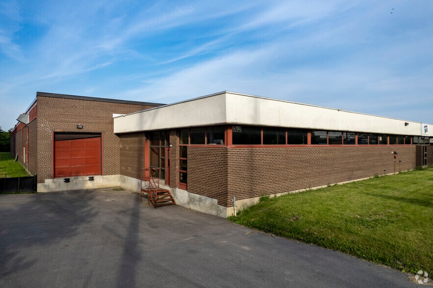 25 Tangiers Rd, Toronto, ON for lease - Primary Photo - Image 1 of 3