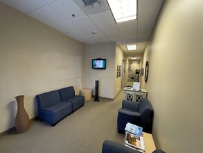 4801 Calloway Dr, Bakersfield, CA for lease Interior Photo- Image 2 of 5