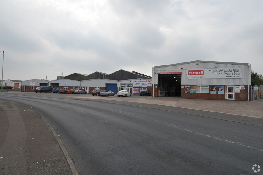 Planetary Rd, Willenhall for lease - Building Photo - Image 2 of 3