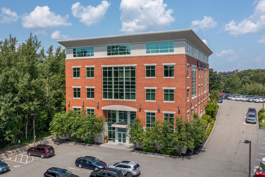 102 Shore Dr, Worcester, MA for lease - Primary Photo - Image 1 of 10