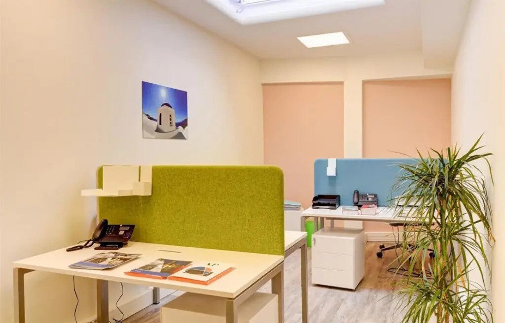 Office in Paris for sale Building Photo- Image 1 of 10