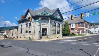 1 N Robinson Ave, Pen Argyl PA - Drive Through Restaurant