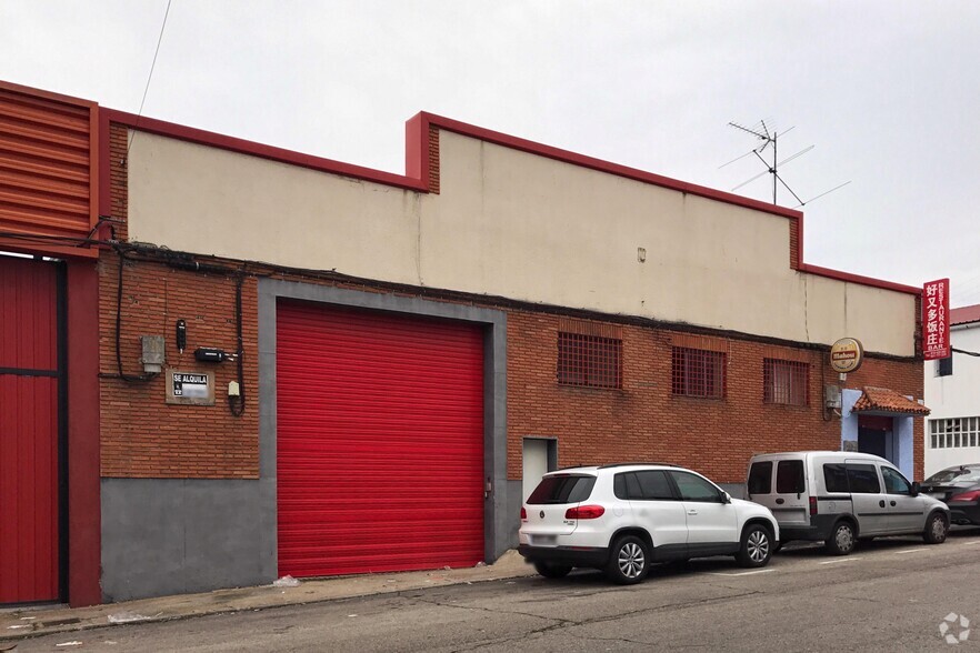 Industrial in Fuenlabrada, MAD for lease - Primary Photo - Image 1 of 3